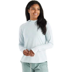 Free Fly Women's Clearwater Hoodie - Heather Tide Pool 5 Free Fly Women's Clearwater Hoodie - Heather Tide Pool -Radar Shop Free Fly Apparel Womens clearwater hoody heather tide pool front 85167.1678908157
